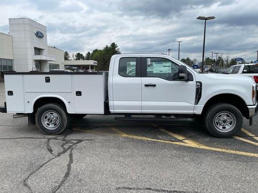 Oxford White 2026 Ford F-350 XL
