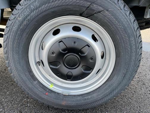 2024 Ford Transit-250 148 WB Medium Roof Cargo