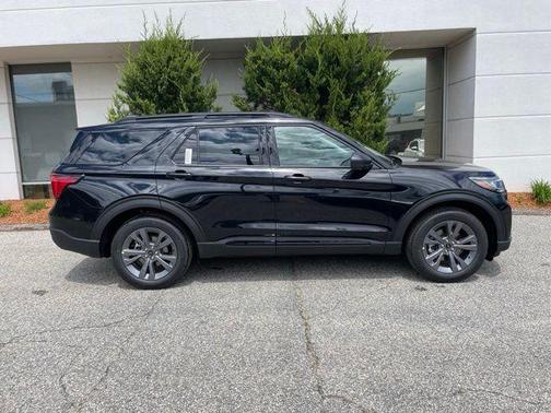 Agate Black 2026 Ford Explorer Active