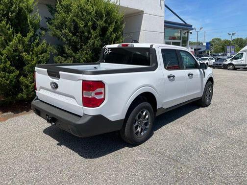 Oxford White 2026 Ford Maverick XLT