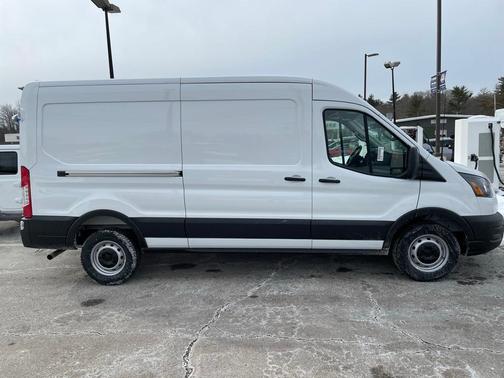 2026 Ford Transit-250 148 WB Medium Roof Cargo
