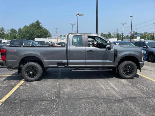 2025 Ford F-250 XL