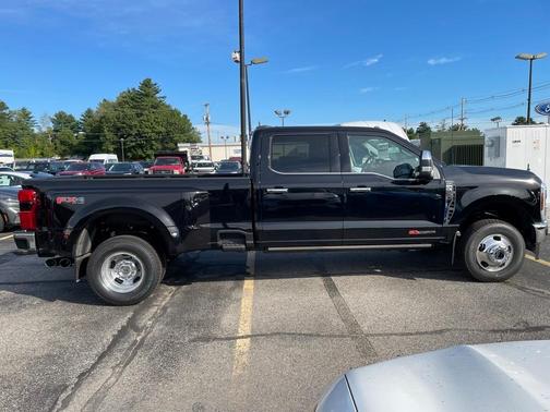2025 Ford F-350 Lariat Super Duty