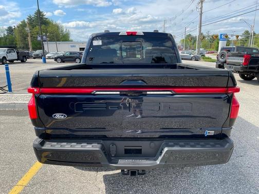 2025 Ford F-150 Lightning LARIAT