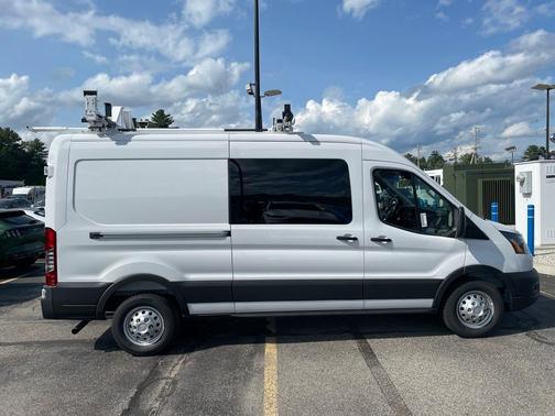 2025 Ford Transit-250 148 WB Medium Roof Cargo