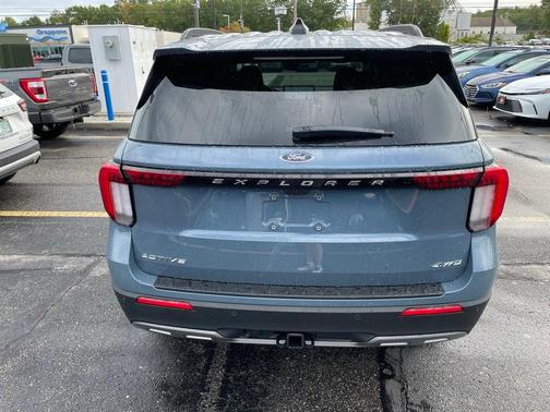 2025 Ford Explorer Active