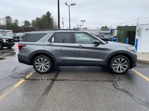Carbonized Gray 2026 Ford Explorer ST-Line