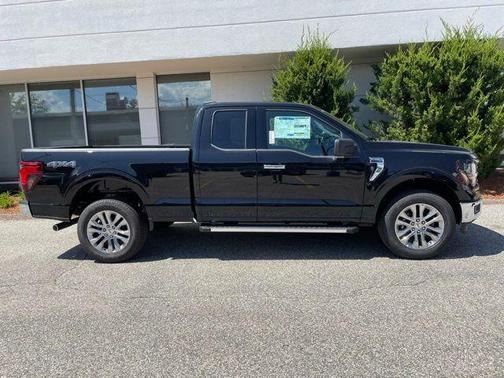 Agate Black 2026 Ford F-150 XLT