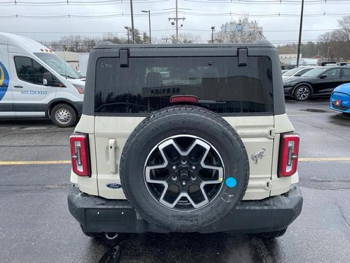 2025 Ford Bronco Outer Banks
