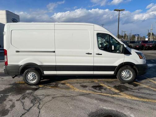 2026 Ford Transit-250 148 WB Medium Roof Cargo