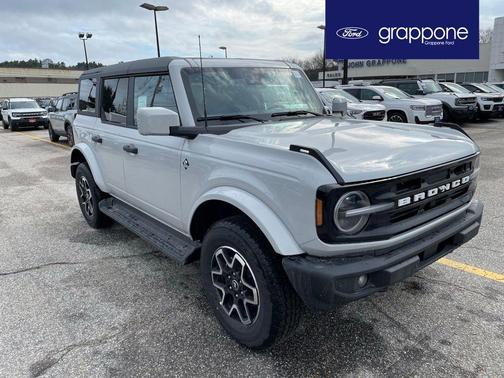Avalanche Gray 2026 Ford Bronco Outer Banks