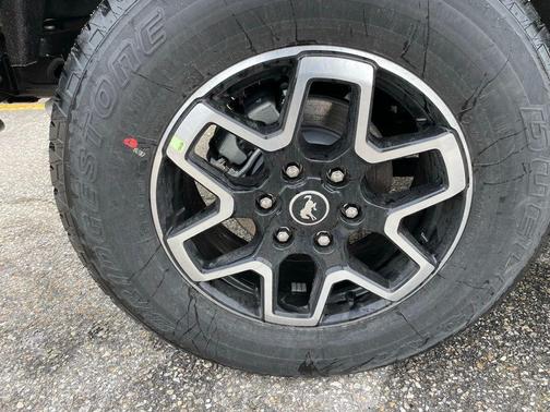 Avalanche Gray 2026 Ford Bronco Outer Banks