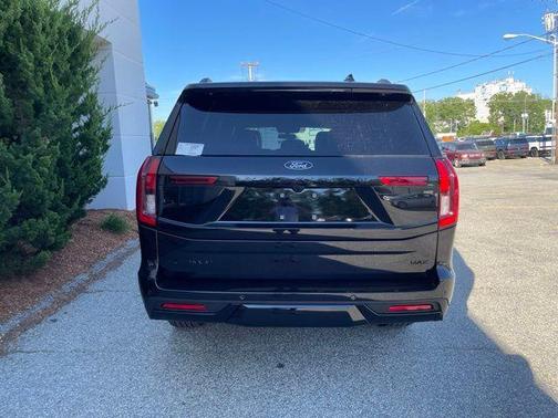 Agate Black 2026 Ford Expedition Max Platinum