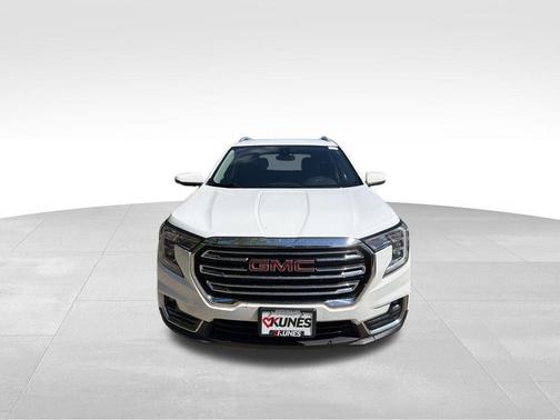 Summit White 2024 GMC Terrain SLT
