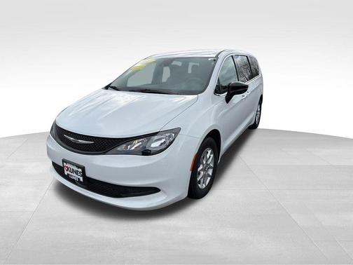 Bright White Clearcoat 2025 Chrysler Voyager LX