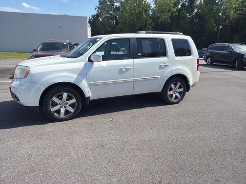 White 2012 Honda Pilot Touring
