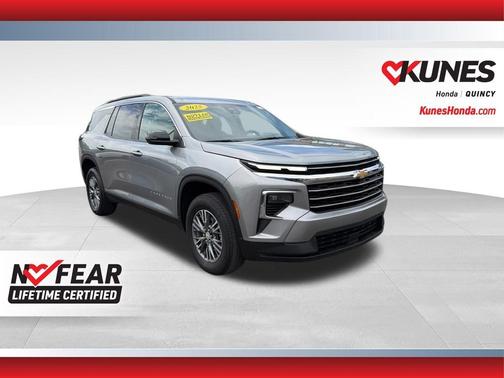 Sterling Gray Metallic 2025 Chevrolet Traverse LT