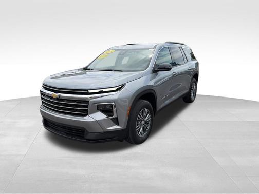 Sterling Gray Metallic 2025 Chevrolet Traverse LT