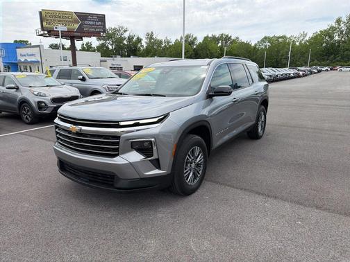 Sterling Gray Metallic 2025 Chevrolet Traverse LT
