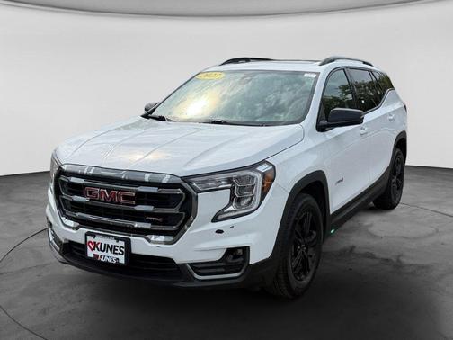Summit White 2023 GMC Terrain AT4