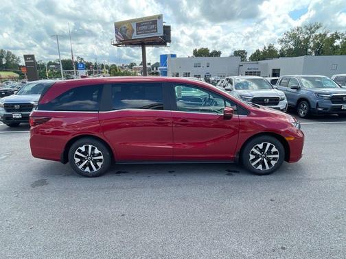 Radiant Red Metallic II 2027 Honda Odyssey EX-L