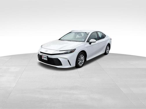Ice 2025 Toyota Camry LE