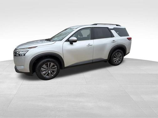Brilliant Silver Metallic 2024 Nissan Pathfinder SV