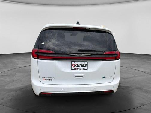 Bright White Clearcoat 2024 Chrysler Pacifica Hybrid Select