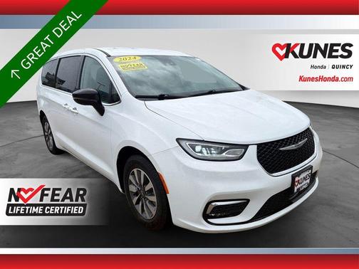 Bright White Clearcoat 2024 Chrysler Pacifica Hybrid Select