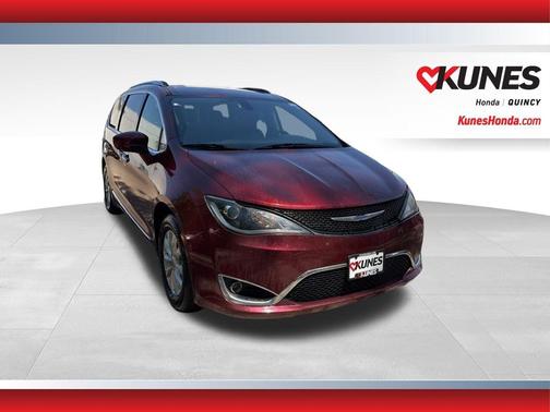 Velvet Red Pearlcoat 2019 Chrysler Pacifica Touring-L