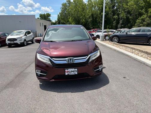Deep Scarlet Pearl 2018 Honda Odyssey Elite
