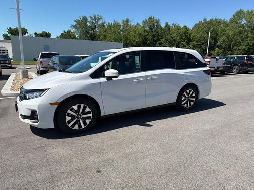 Platinum White 2026 Honda Odyssey EX-L