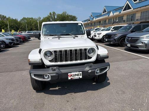 Bright White Clearcoat 2025 Jeep Wrangler Sahara