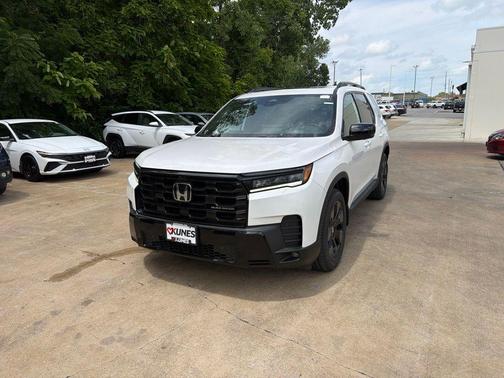 Platinum White Pearl 2026 Honda Pilot Black Edition