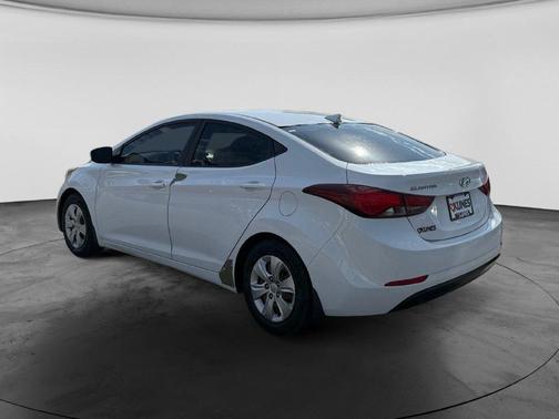 Quartz White Pearl 2016 Hyundai ELANTRA SE