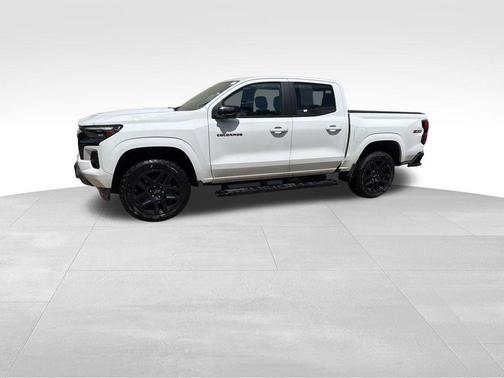 Summit White 2025 Chevrolet Colorado Z71