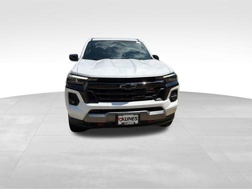 Summit White 2025 Chevrolet Colorado Z71