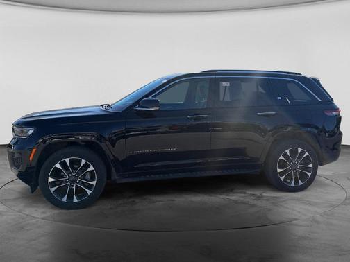 Diamond Black 2023 Jeep Grand Cherokee Overland
