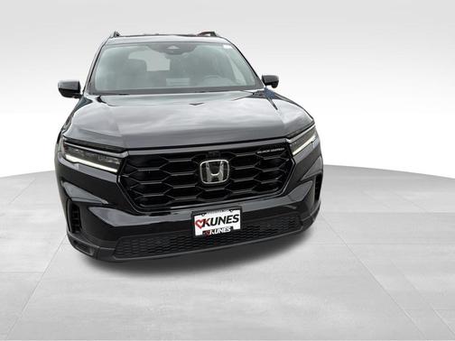 Crystal Black Pearl 2025 Honda Pilot Black Edition