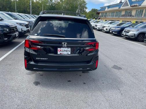 Crystal Black Pearl 2026 Honda Odyssey EX-L