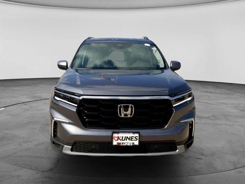 Gray 2025 Honda Pilot Elite