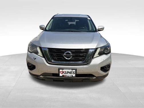 Brilliant Silver Metallic 2017 Nissan Pathfinder SV