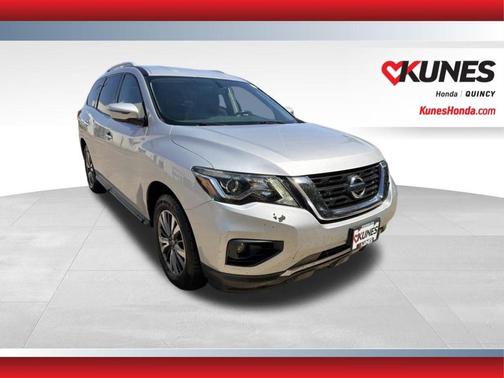 Brilliant Silver Metallic 2017 Nissan Pathfinder SV