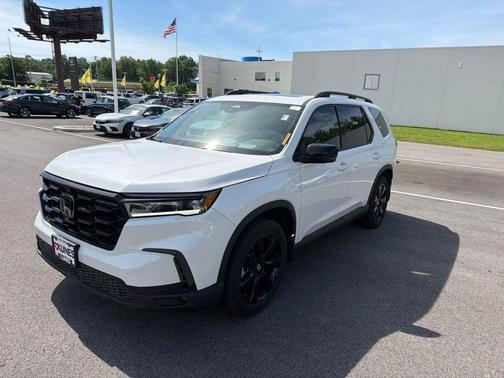 White 2024 Honda Pilot Elite
