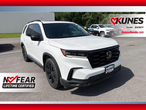 White 2024 Honda Pilot Elite