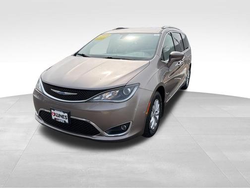 2018 Chrysler Pacifica Touring-L