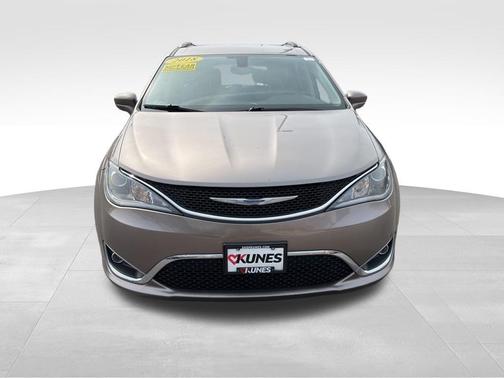 2018 Chrysler Pacifica Touring-L