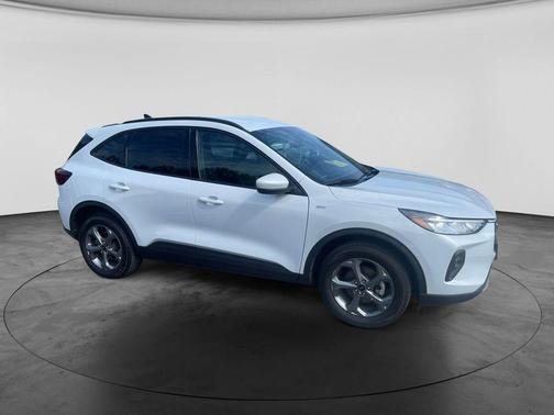 Silver Metallic 2025 Ford Escape ST-Line Select