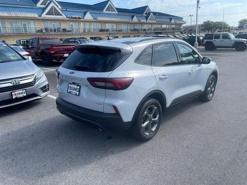 Silver Metallic 2025 Ford Escape ST-Line Select