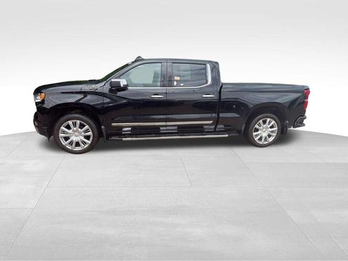 Black 2022 Chevrolet Silverado 1500 High Country
